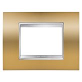 Gewiss Chorus - placca Lux in tecnopolimero metallizzato 3 posti oro